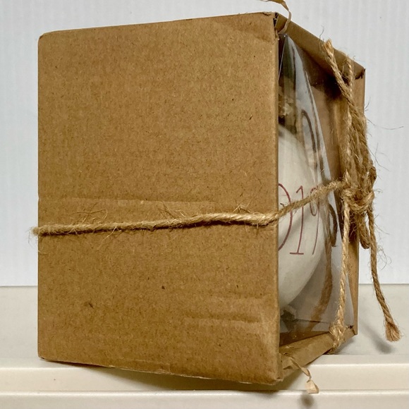 Rae Dunn 2019 Christmas Ornament Collectable Round Red & White 2019 NEW 4" x 4" - Picture 3 of 8